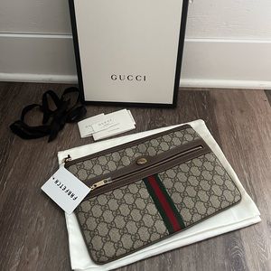 NEW Gucci Ophidia GG Supreme Pouch